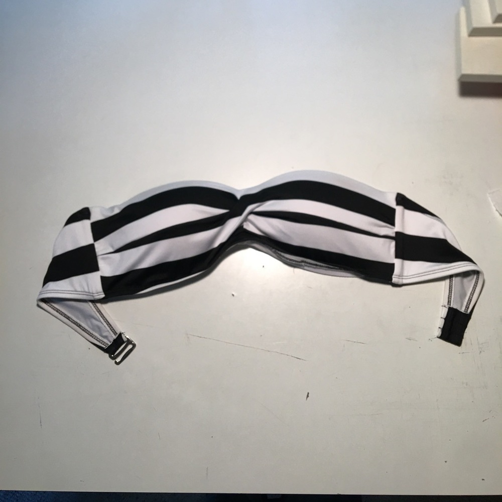 strapless bikini top